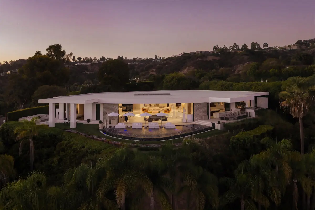 Il creatore di Minecraft mette in vendita la villa di Beverly Hills: chiesti 70 milioni, lo stesso prezzo del 2014