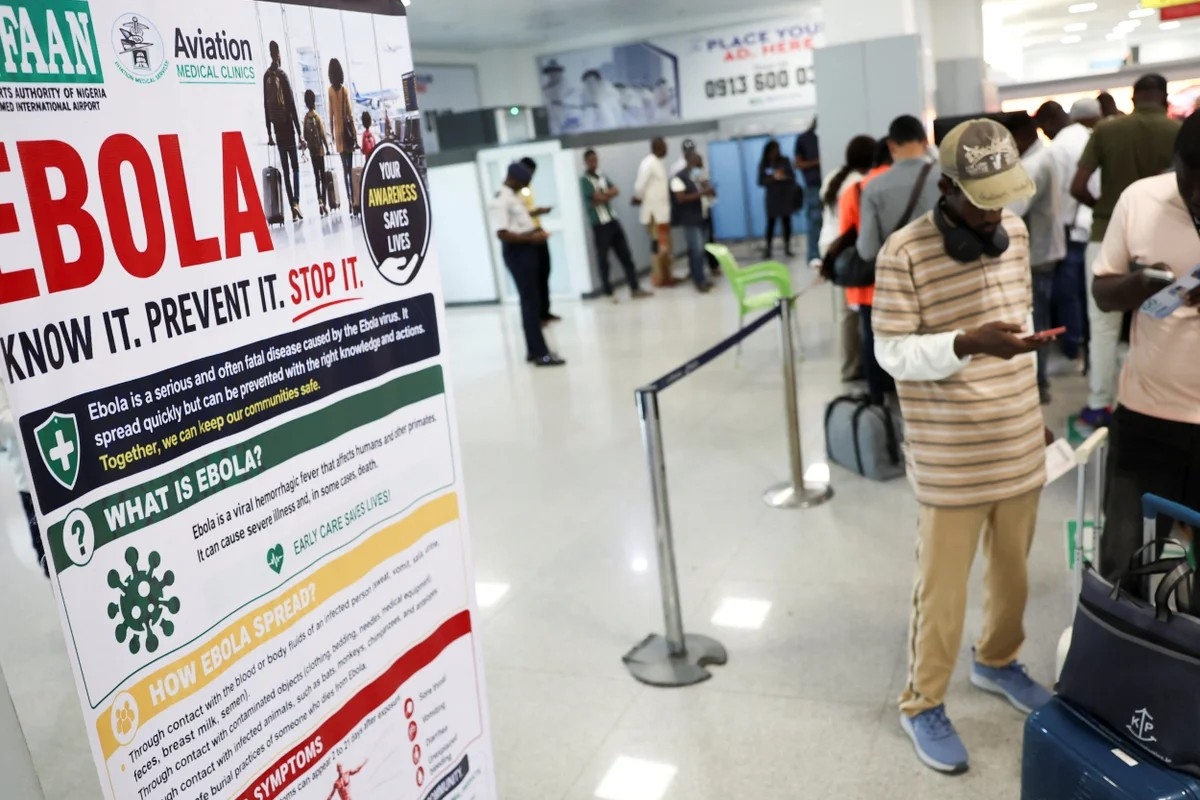 Allarme Ebola: evacuata in Svizzera la paziente nigeriana. Mistero sul contagio del ceppo Bundibugyo