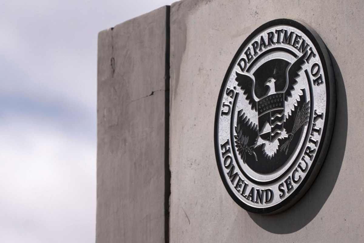 Cyber-attacco al Dipartimento di Sicurezza Nazionale USA: hacker antifascisti rivendicano l'intrusione nei server federali
