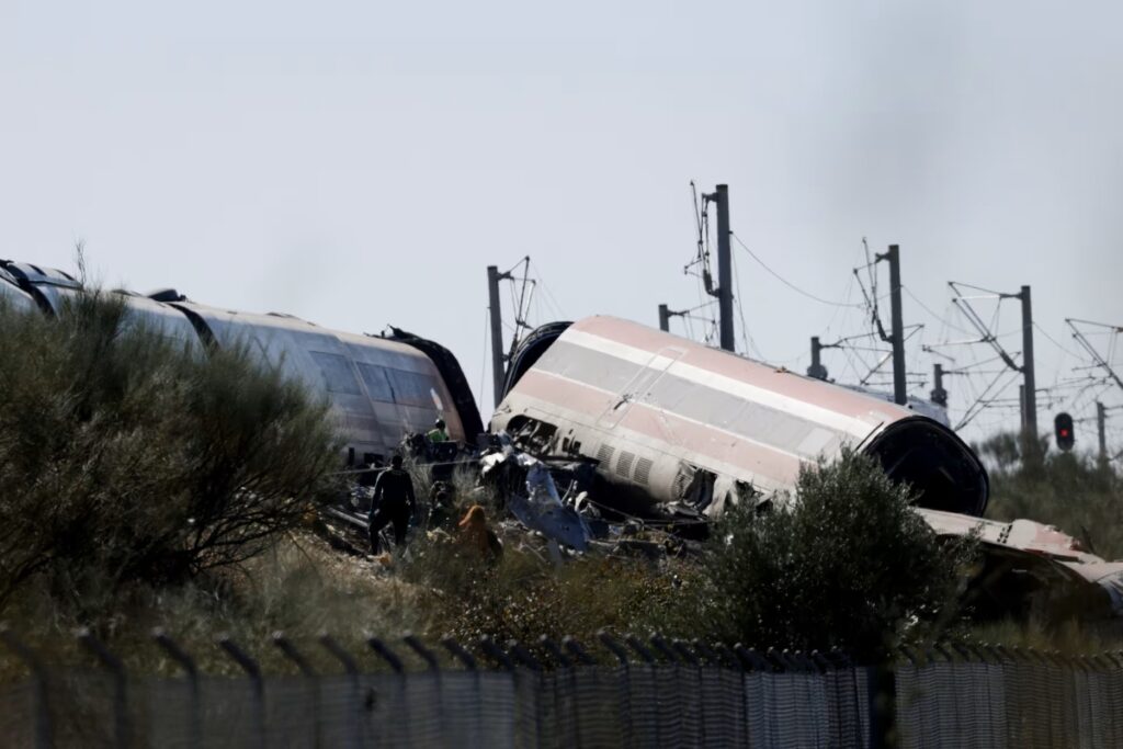 Spagna, scontro tra due treni ad alta velocità vicino a Toledo: almeno 30 morti